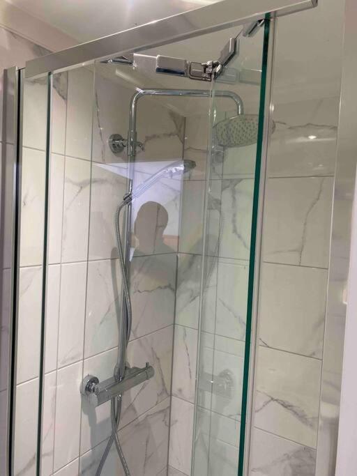 Airy, 3 Bedrooms, Ensuite , Central London Flat Extérieur photo